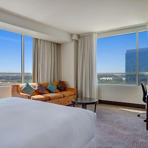 King Corner Room